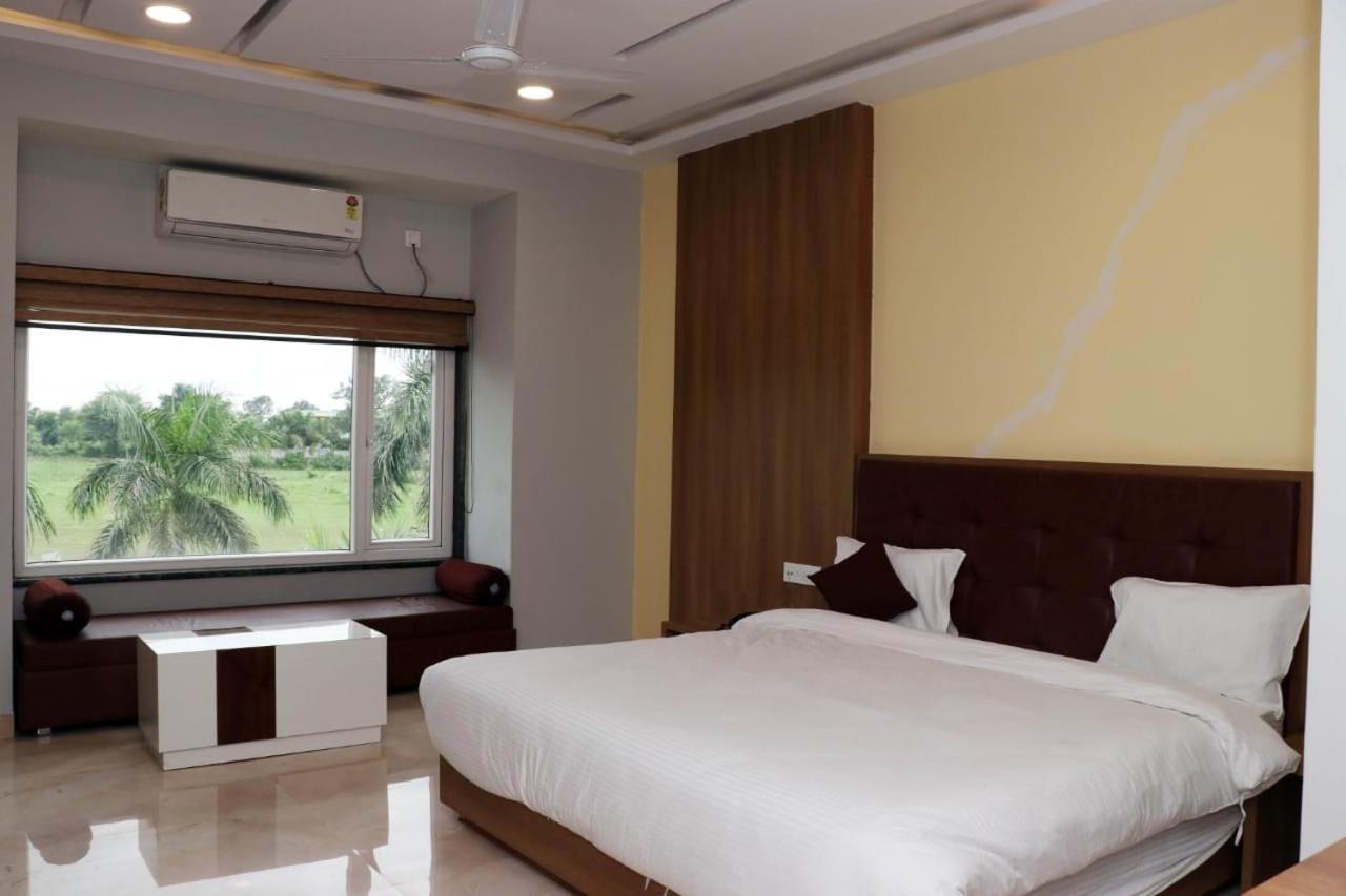 Hotel Savitri Signature Narsinghpur Eksteriør billede